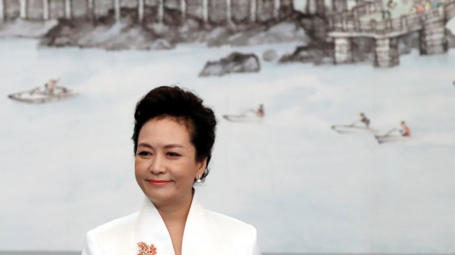 Пън Лиюен: Режисиран образ или силна жена?