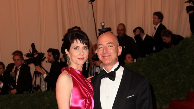 Джеф Безос и съпругата му се договориха за развода