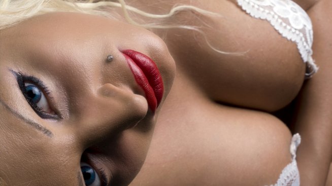 Един крем и 3 пъти по-голям бюст само за месец!