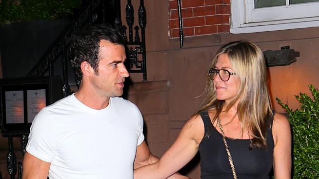 Дженифър Анистън все още е лудо влюбена