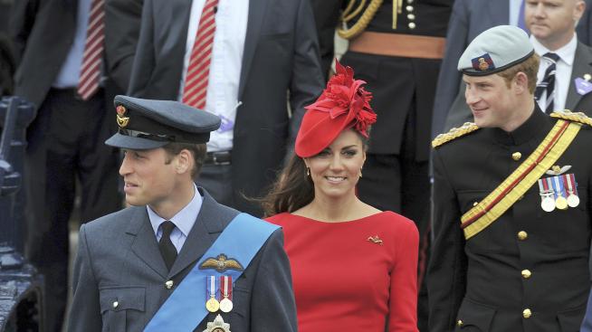 Кейт Мидълтън блесна в червенo на Диамантения юбилей на Kралицата