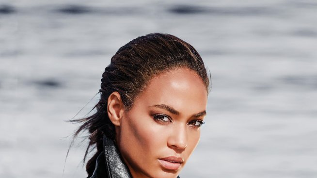 Джоан Смолс посреща есента