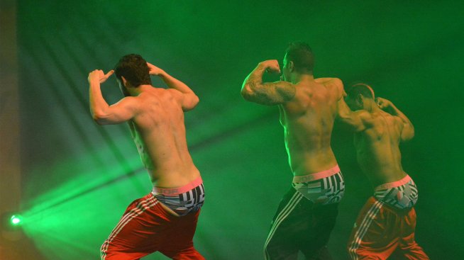 Chippendales разгорещиха родни дами