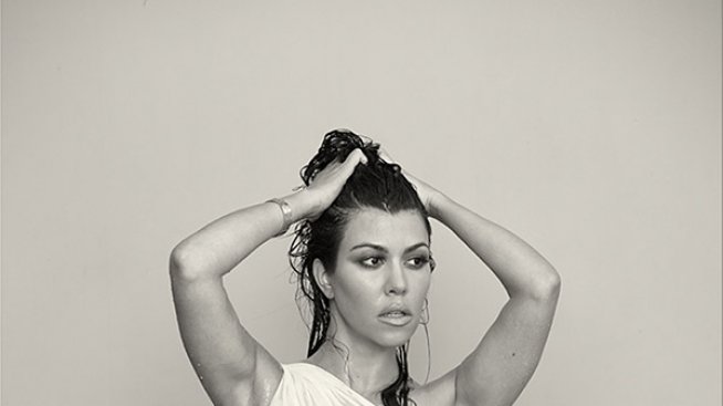 Кортни Кардашян – бременна и гола