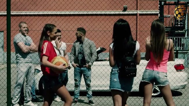 Снимките на чалга клип в Националната гимназия (ВИДЕО)