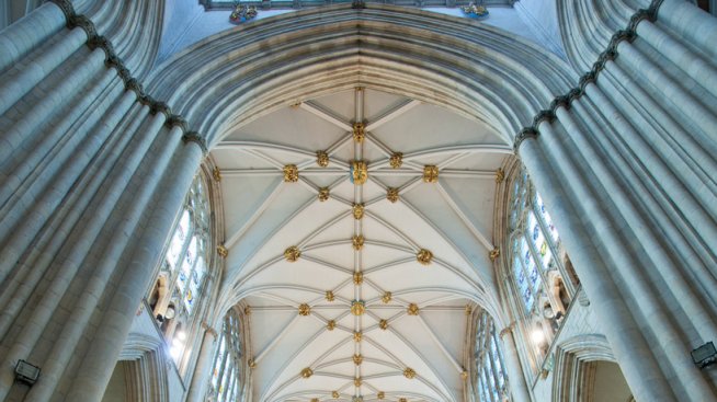 Интериорът на катедралата York Minster стана пасище