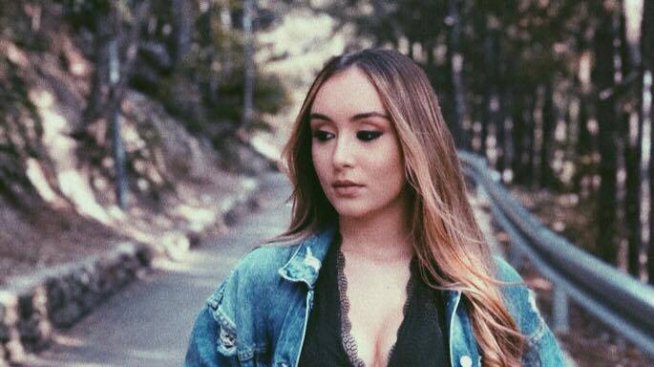 Дара Екимова с кавър на Ариана Гранде и Тото