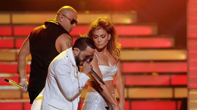 Гаджето на Джей Ло си татуира името ѝ до интимните си части