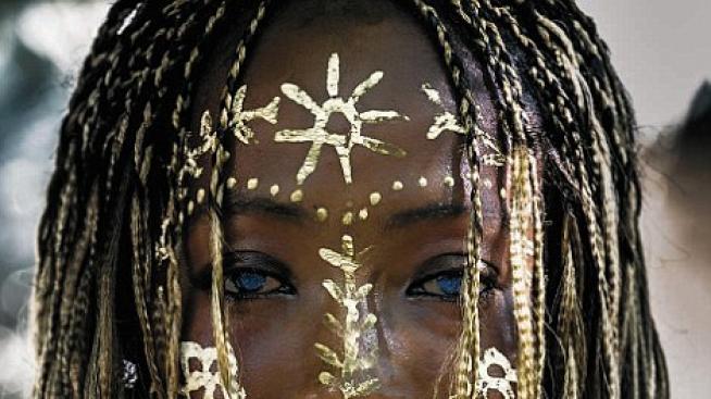 Лицата на Азия и Африка: История, разказана в един миг