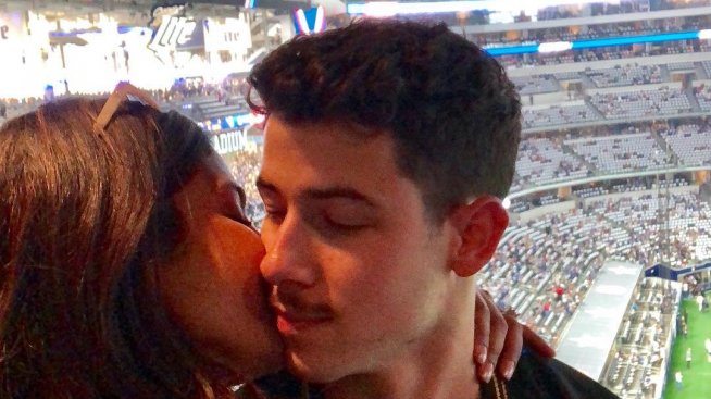 Приянка и Ник вдигат сватба след месец