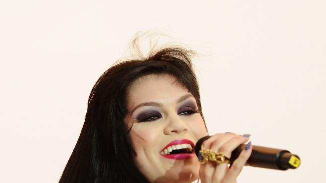 Джеси Джей си объркала татуировката