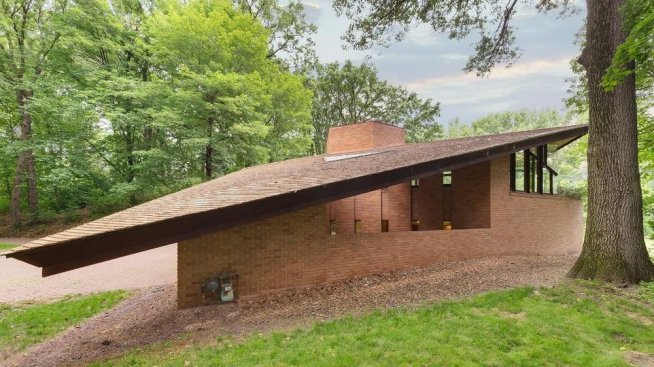 За продан: Последната къща на прочутия арх. Франк Лойд Райд