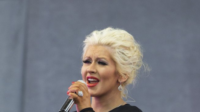 Кристина Агилера планира коледна сватба