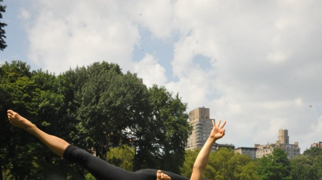 Акройога – натоварване, игра, релакс (видео)