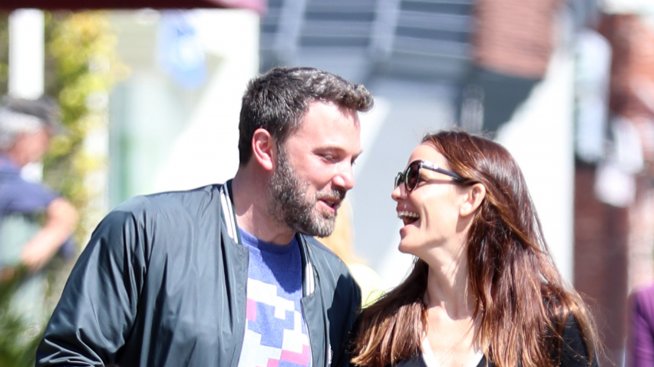 Дженифър Гарнър и Бен Афлек семейно на църква