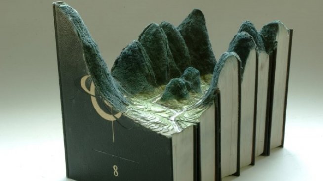 Издълбани книжни пейзажи от Гай Ларами