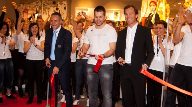 H&M с грандиозно откриване на първия си магазин у нас в The Mall