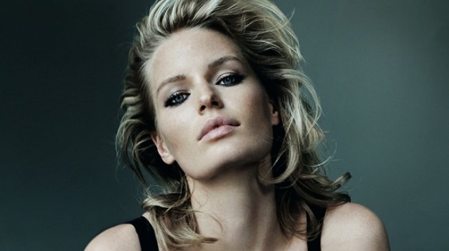 Еротика с Каролин Винберг