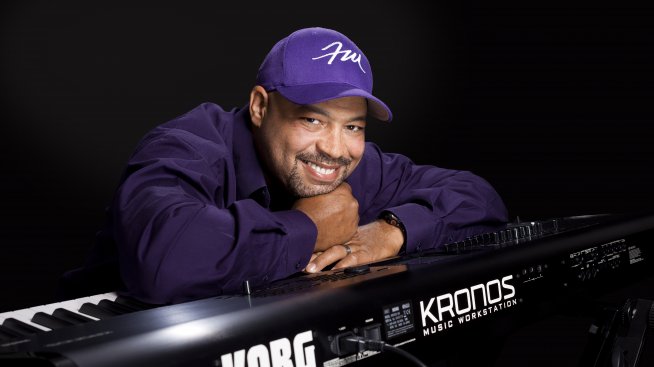 Искате ли да спечелите двойна покана за концерта на Франк Маккомб?