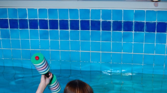 Задължителните упражнения за водна аеробика