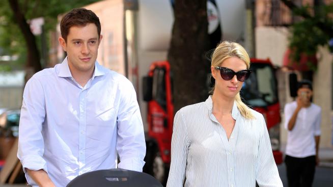 Ники Хилтън влезе в слим дънки три дни след като роди