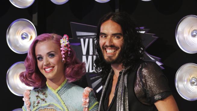 Отказаха на Ръсел Бранд достъп до Канада