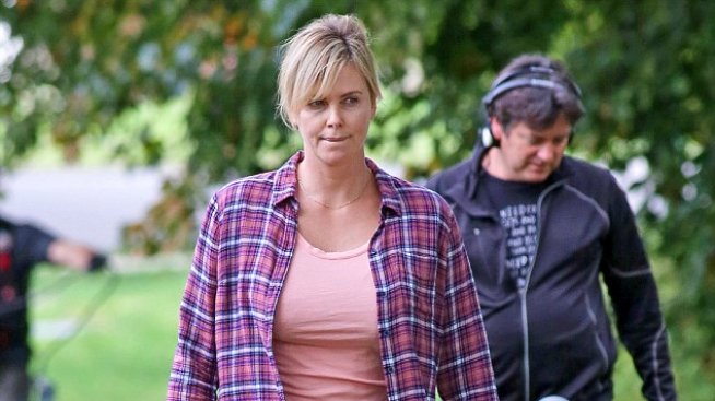 Чарлийз Терон качи 15 кг за нова роля