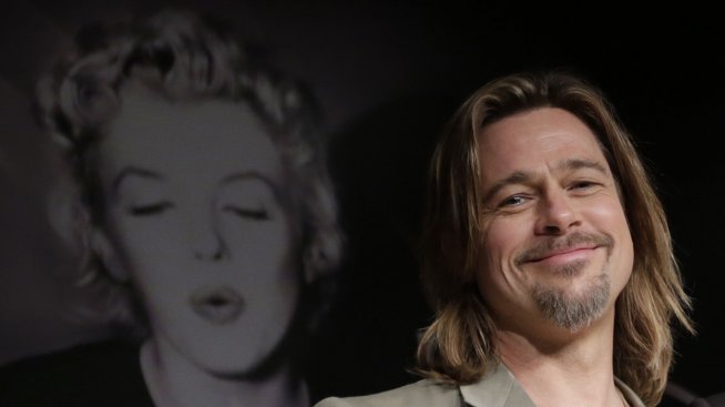 Брад рецитира стиховтоврение в реклама на парфюм