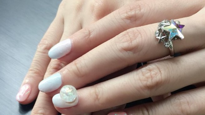 Тенденции 2016: Маникюр с кристално кълбо