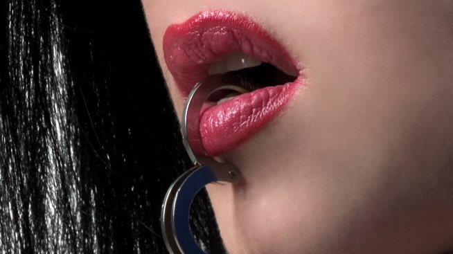 Отслабни със зашит език