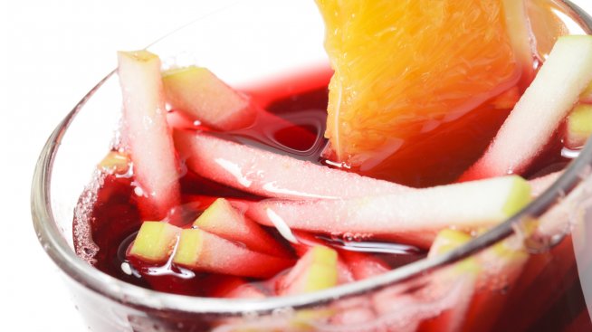 Горещ ябълков коктейл за зимата