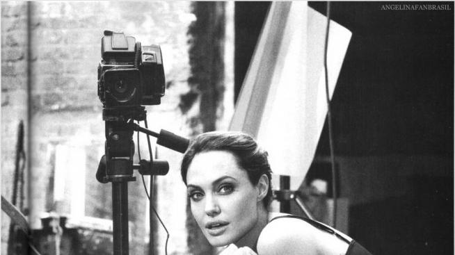 Анджелина Джоли и любовта й към камерата