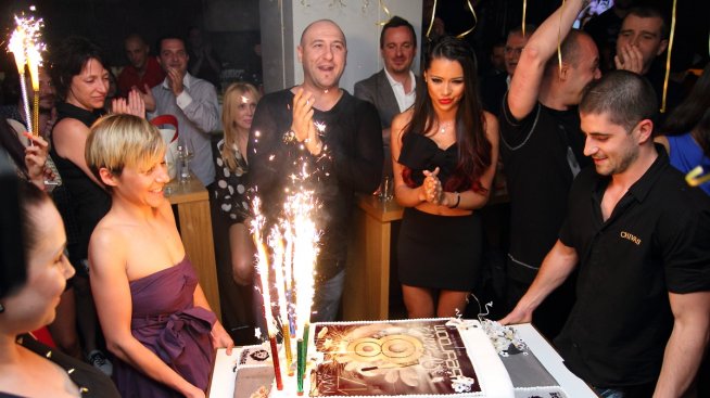 Кино, поп фолк и естрада празнуват рожден ден заедно в столичен клуб