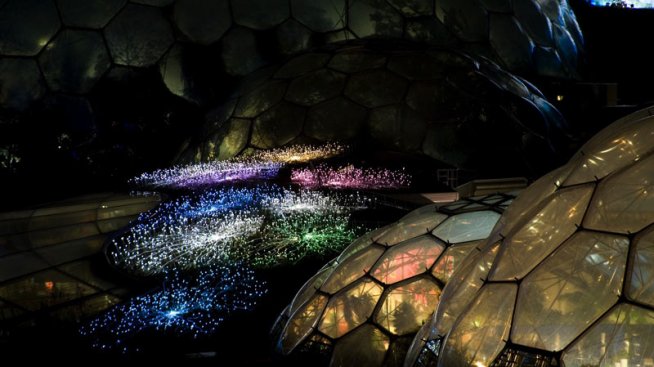 Магията на светлините от Брус Мънро