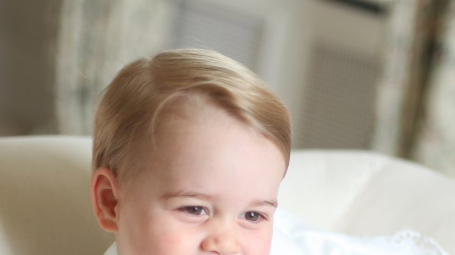 Принц Джордж позира със сестра си Шарлот