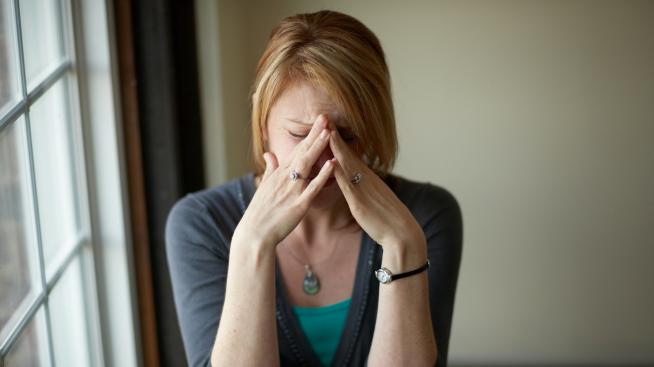 Защо от стреса ни побеляват косите?