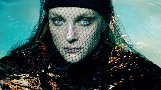 Подводна висша мода: Джесика Стам