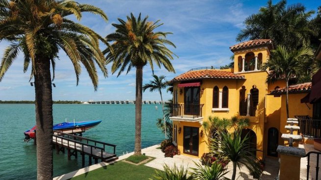 В бившата арабска вила „Жасмин“ на Енрике Иглесиас