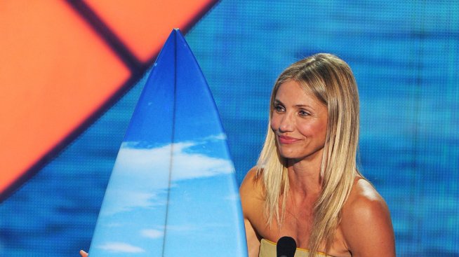 Камерън се остави и с Алекс