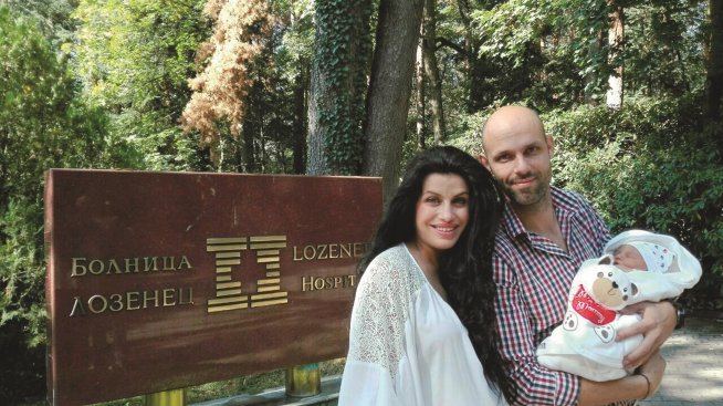 Миро от „Биг Брадър“ посрещна бебето в нов дом