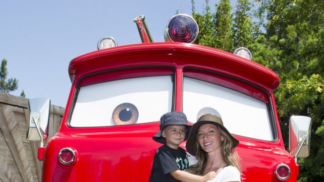 Сладките снимки на знаменитостите в Дисниленд