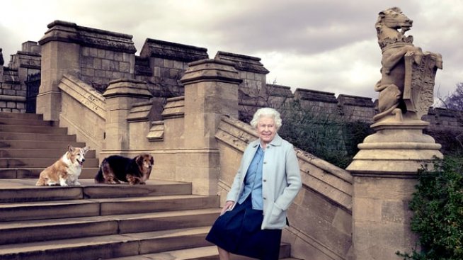 Кралица Елизабет II на 90 години!