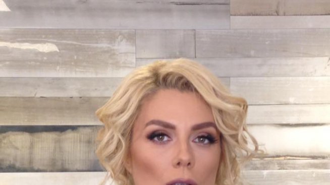 Венета бясна, не се развеждала заради апартамент