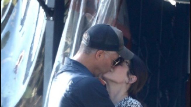 Папараци: Гореща целувка между Сандра Бълок и Рандал