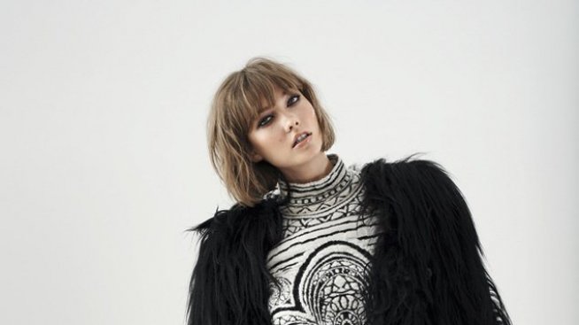 Карли Клос в цветовете на есента