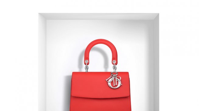 Как се прави чанта Christian Dior?