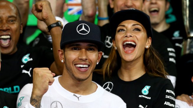 Никол Шерцингер е на върха на щастието с победата на Люис