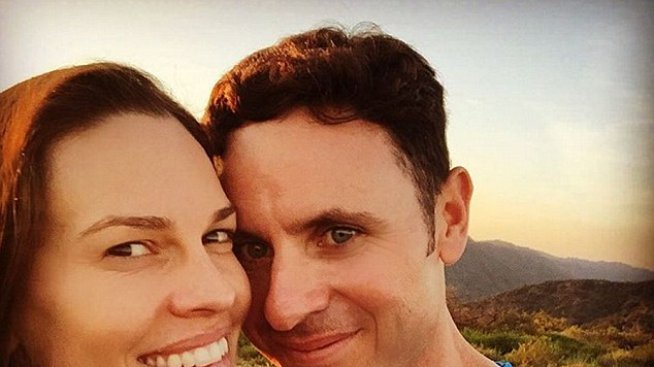 Хилари Суонк обяви годежа си