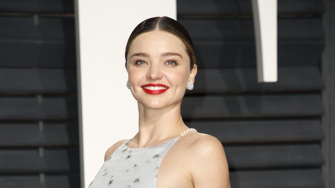 Звездите минаха по червения килим в злато и диаманти