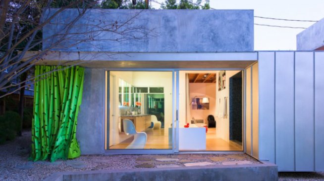 Спайдърмен си купи ексцентричен дом в Холивуд. Вижте го!